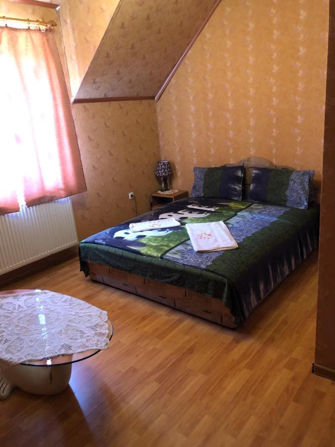 Holiday Bed and Breakfast Tisakerestur Esterno foto